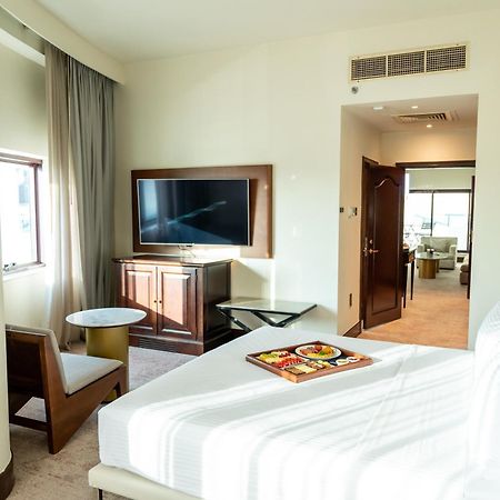 Majestic Cove Hotel - Formerly Le Meridien Fairway Dubai Buitenkant foto
