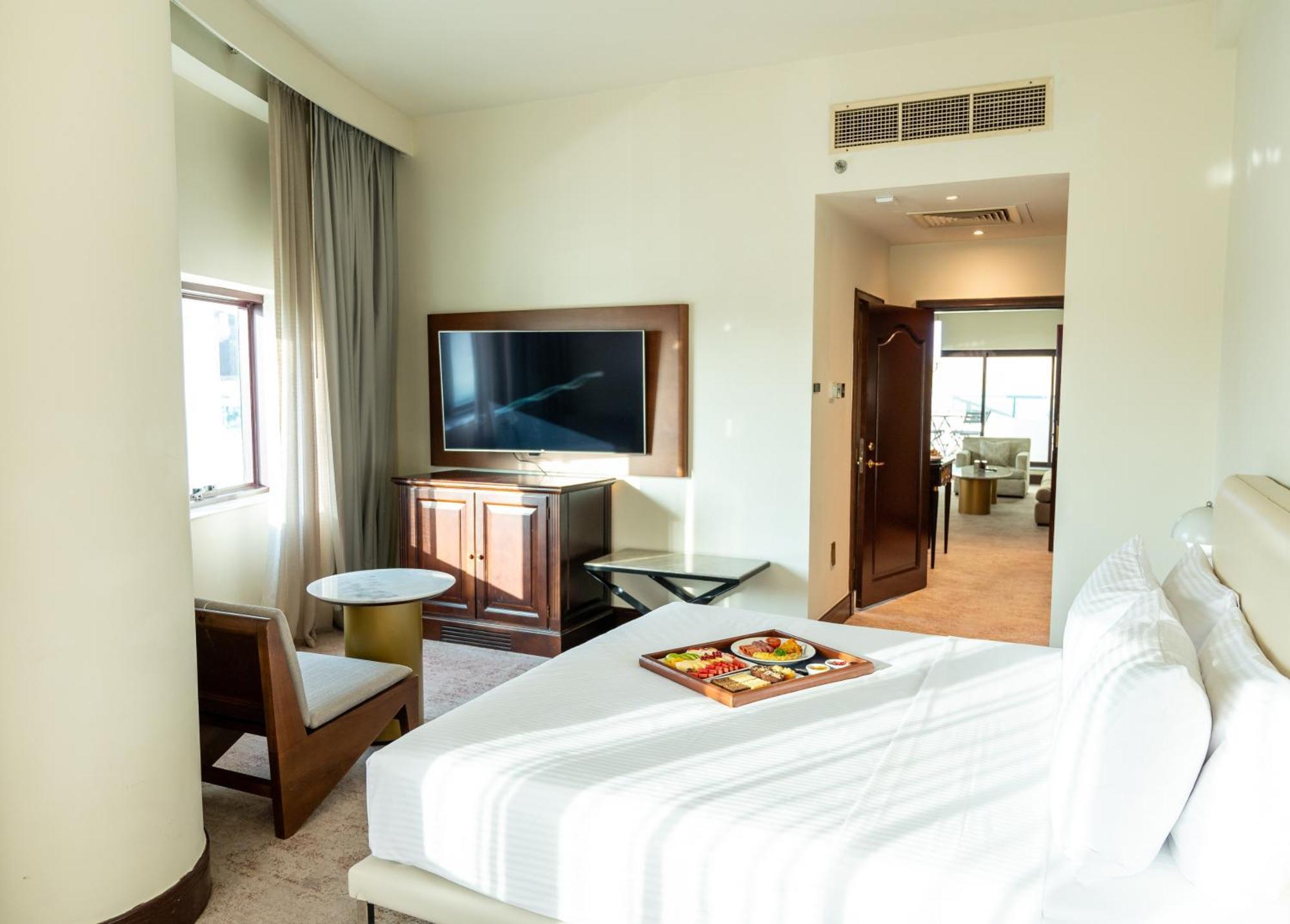 Majestic Cove Hotel - Formerly Le Meridien Fairway Dubai Buitenkant foto