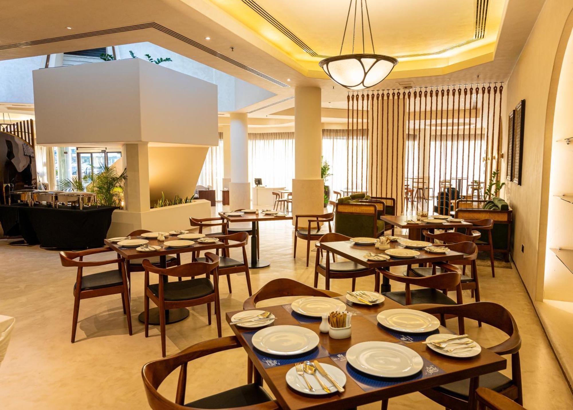 Majestic Cove Hotel - Formerly Le Meridien Fairway Dubai Buitenkant foto