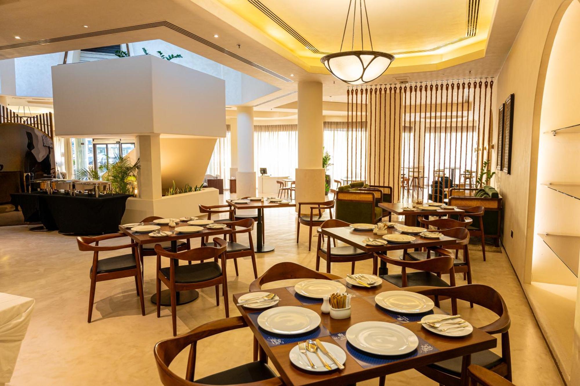 Majestic Cove Hotel - Formerly Le Meridien Fairway Dubai Buitenkant foto